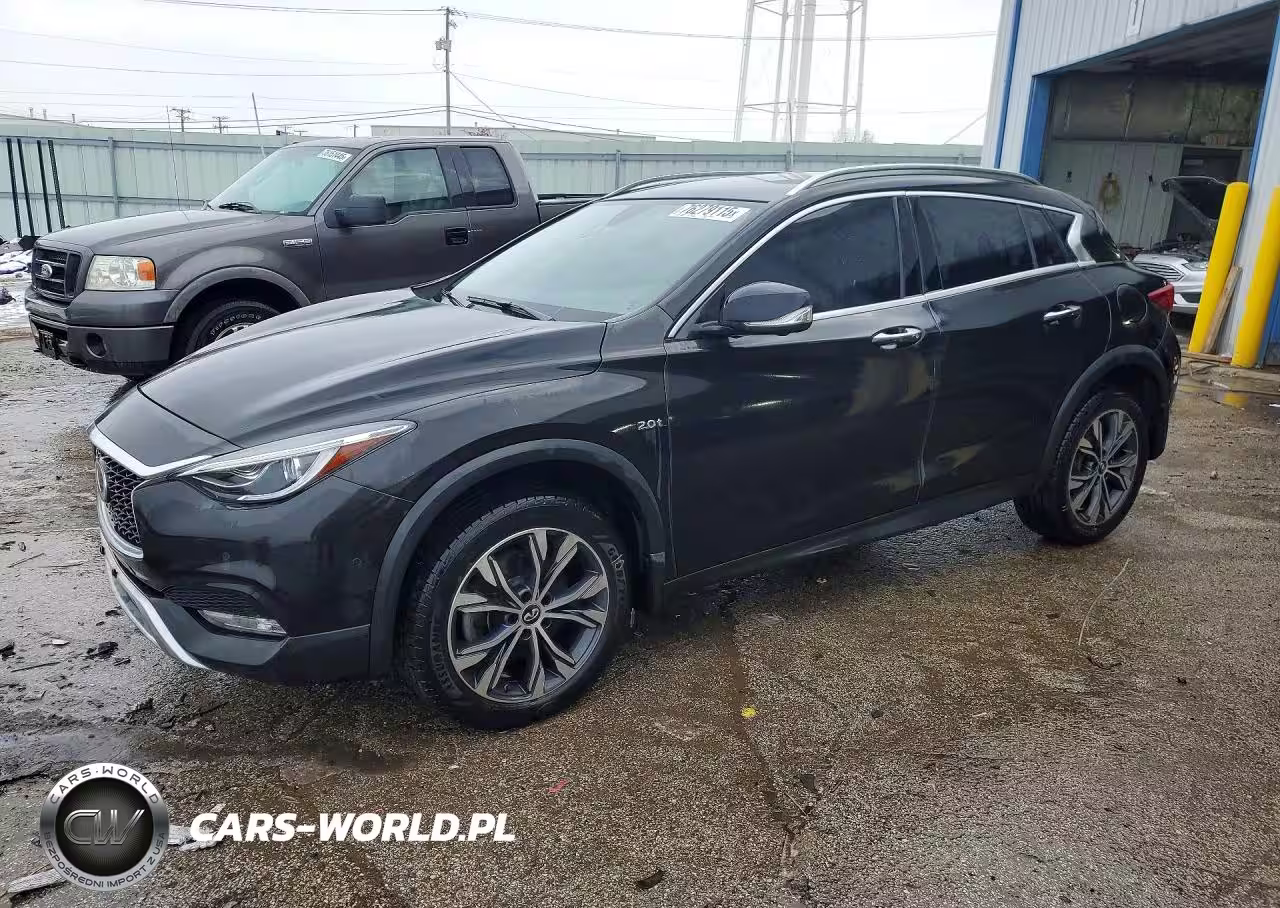 2018 Infinity Qx30