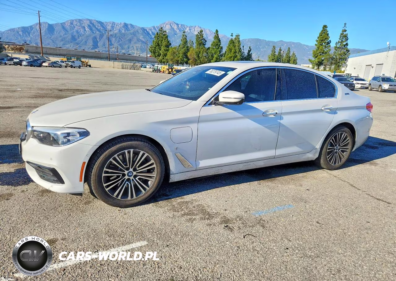 2018 BMW 530E