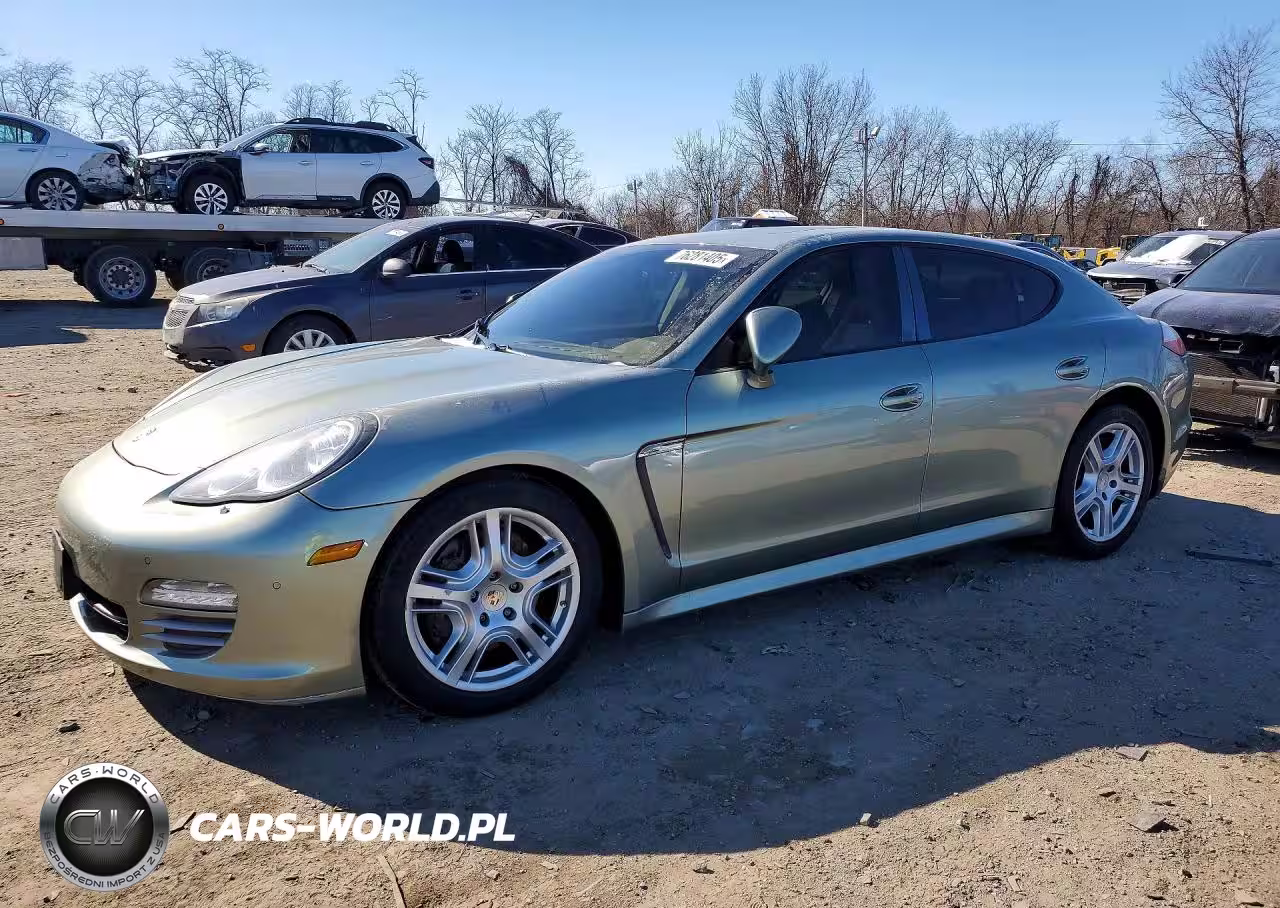 2012 Porsche Panamera 2