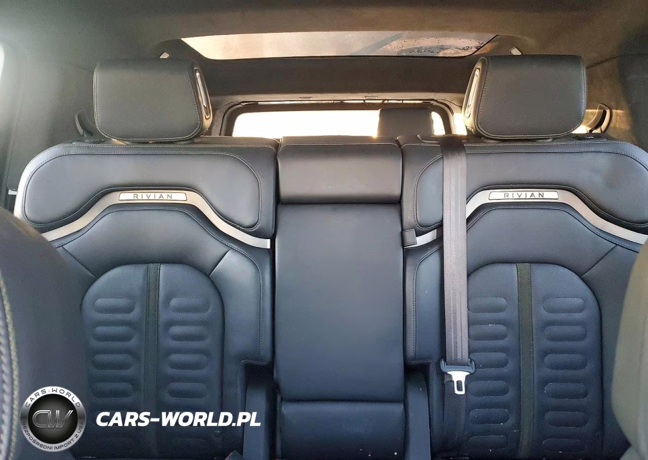 2023 Rivian R1S Adventure VIN:7PDSGABA3PN005165 - 10