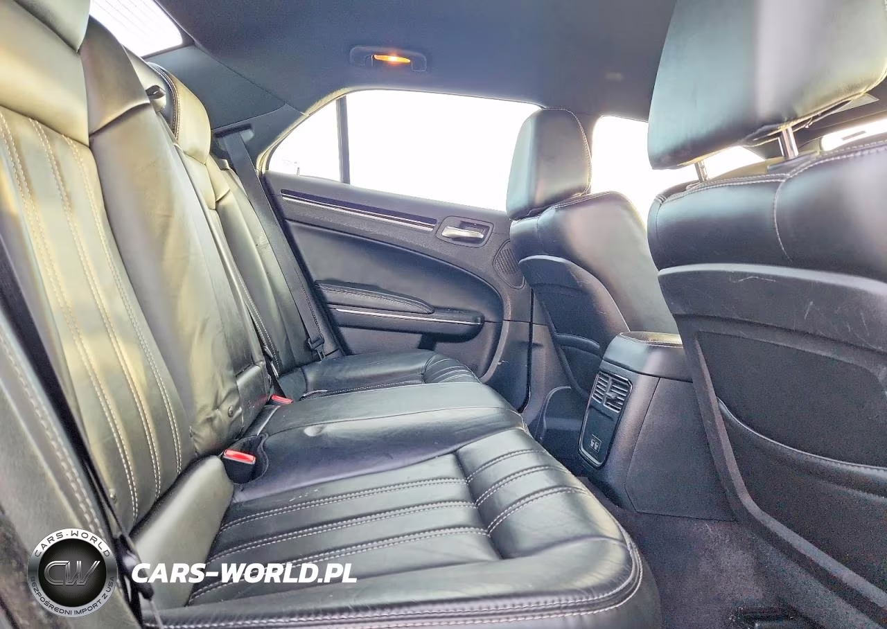 2017 Chrysler 300 S VIN:2C3CCABG9HH653295 - 10