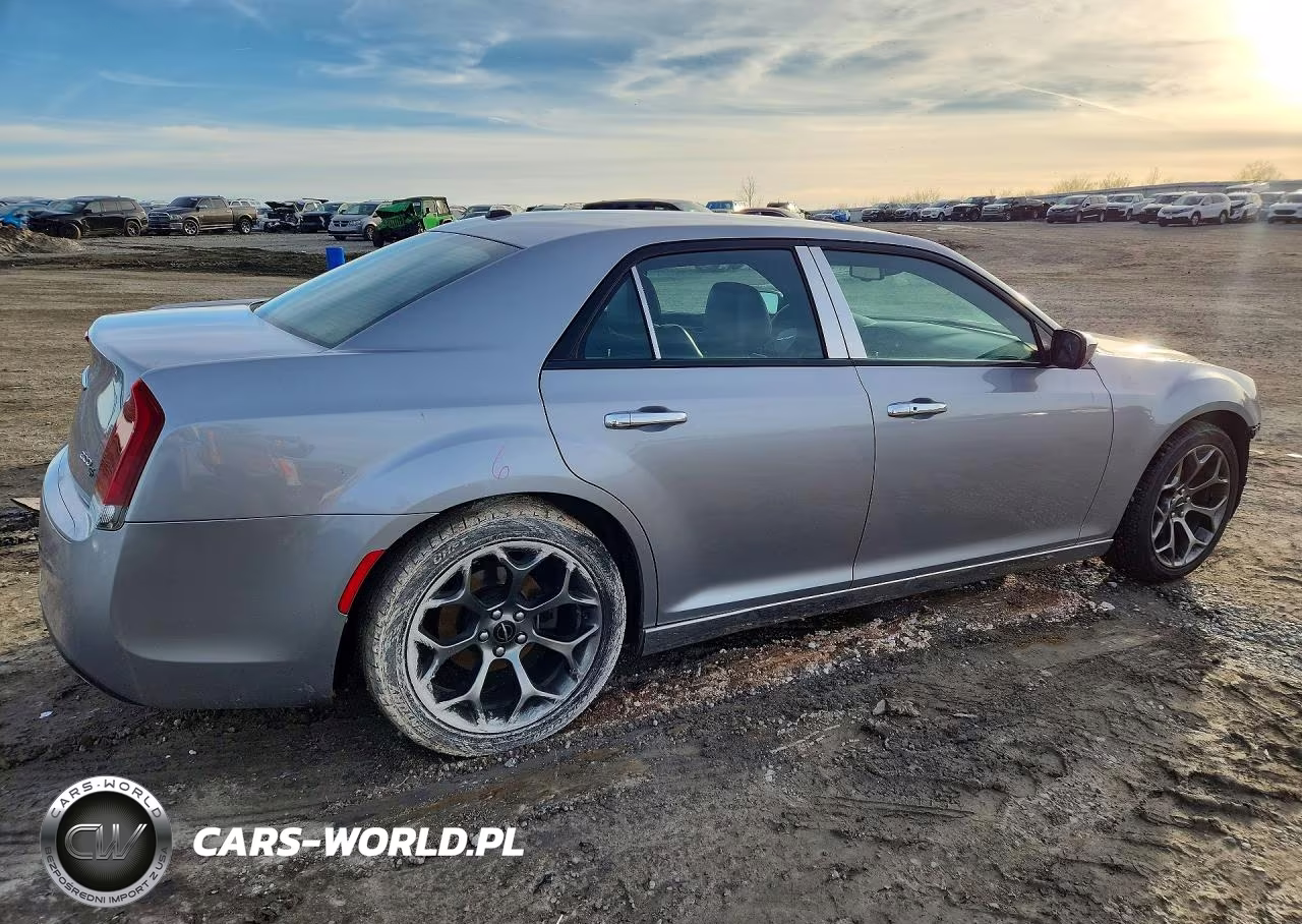 2017 Chrysler 300 S VIN:2C3CCABG9HH653295 - 3
