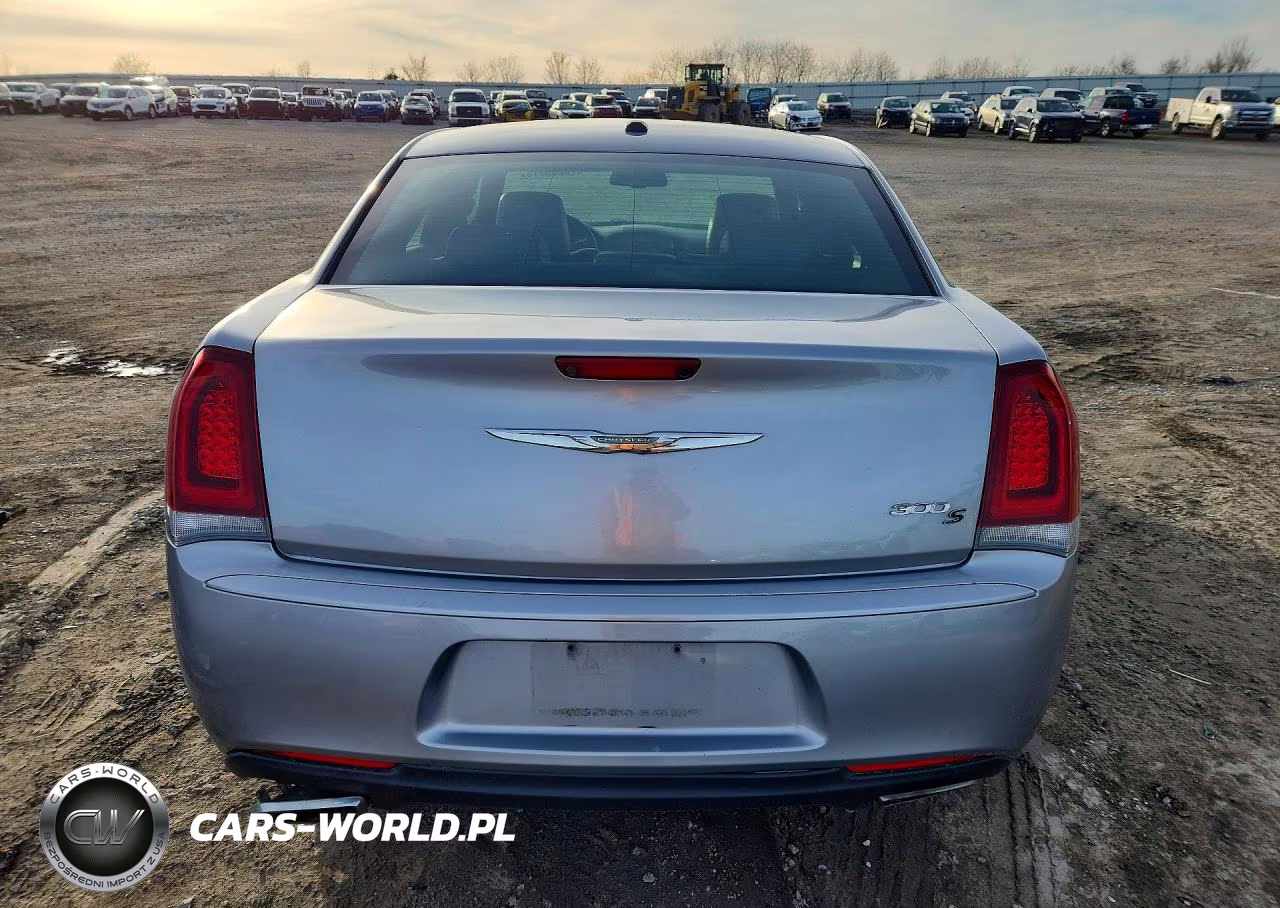 2017 Chrysler 300 S VIN:2C3CCABG9HH653295 - 6