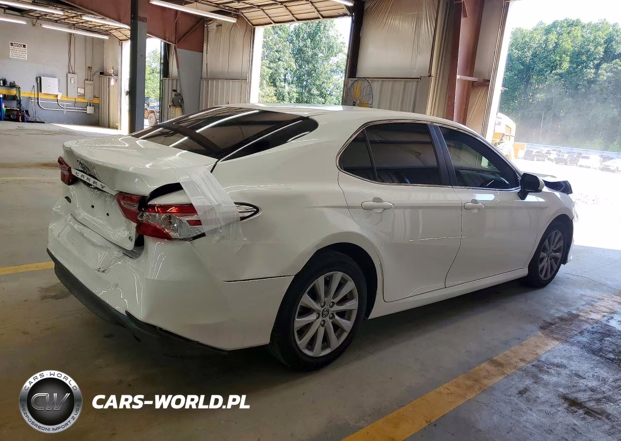 2018 Toyota Camry Le VIN:JTNB11HK8J3043059 - 3