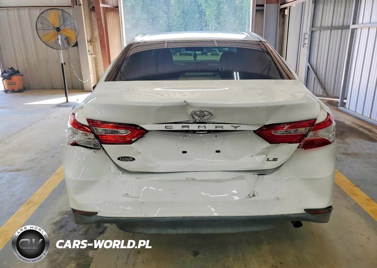 2018 Toyota Camry Le VIN:JTNB11HK8J3043059 - 6