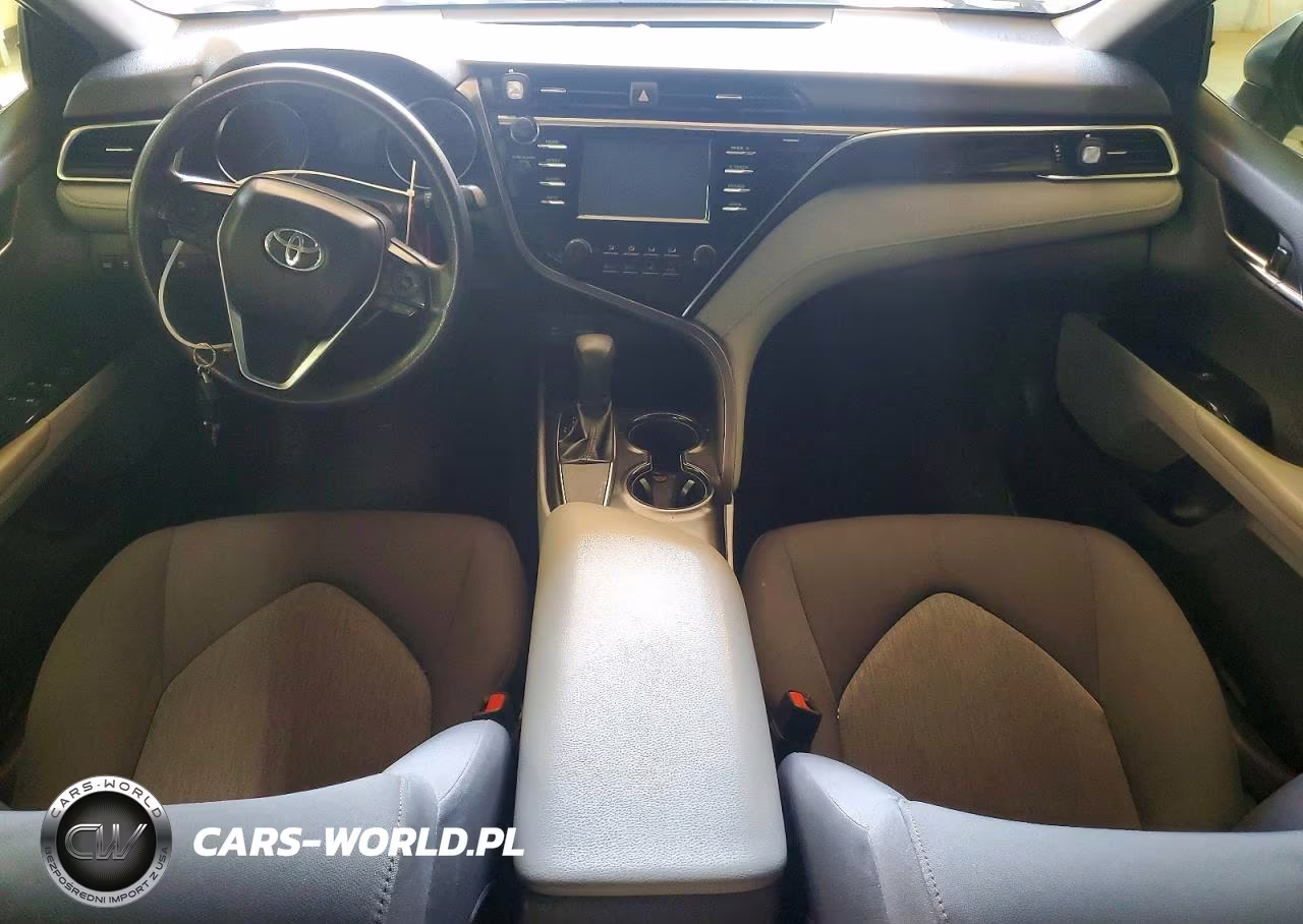 2018 Toyota Camry Le VIN:JTNB11HK8J3043059 - 8