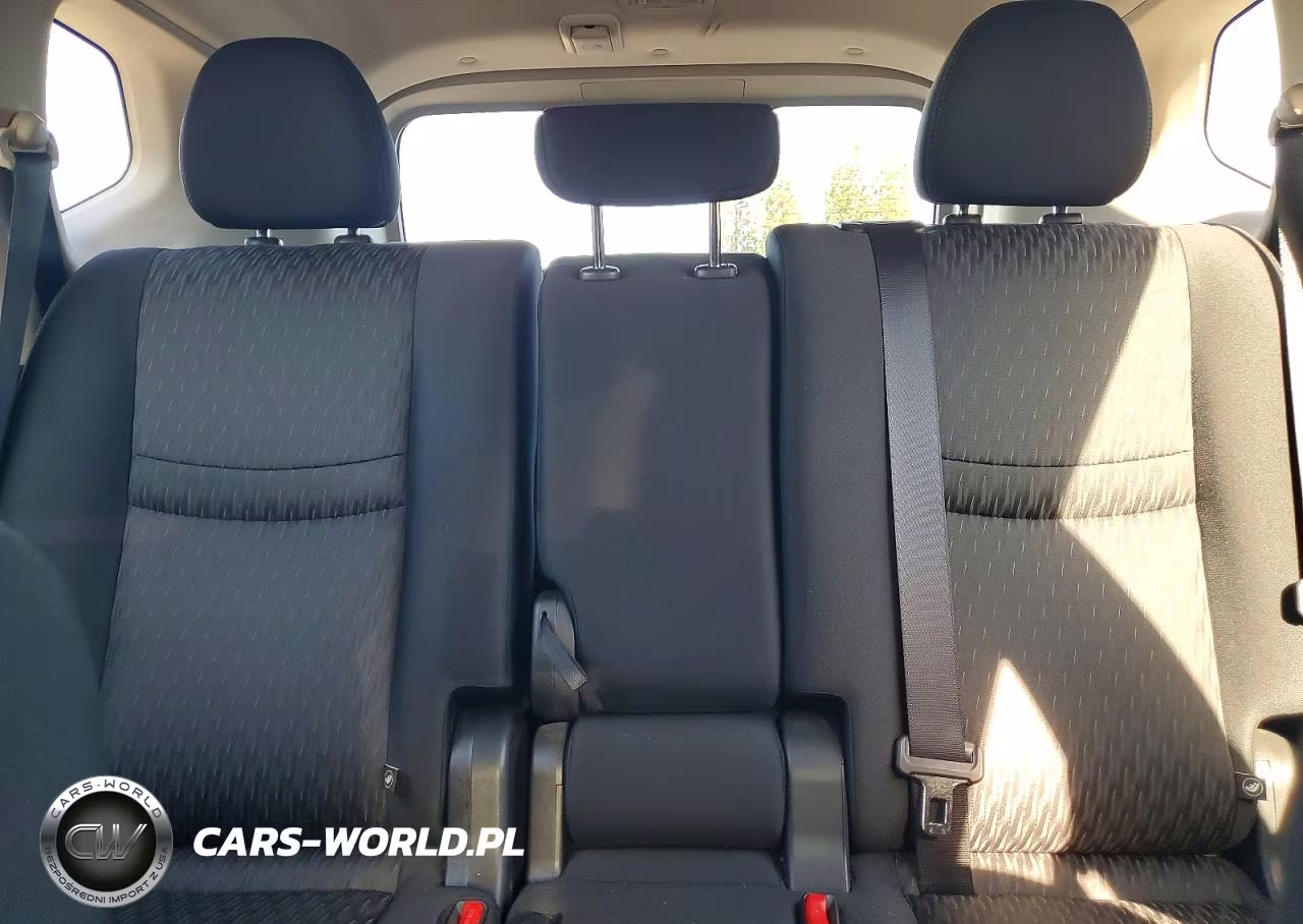 2018 Nissan Rogue S VIN:JN8AT2MTXJW455842 - 10