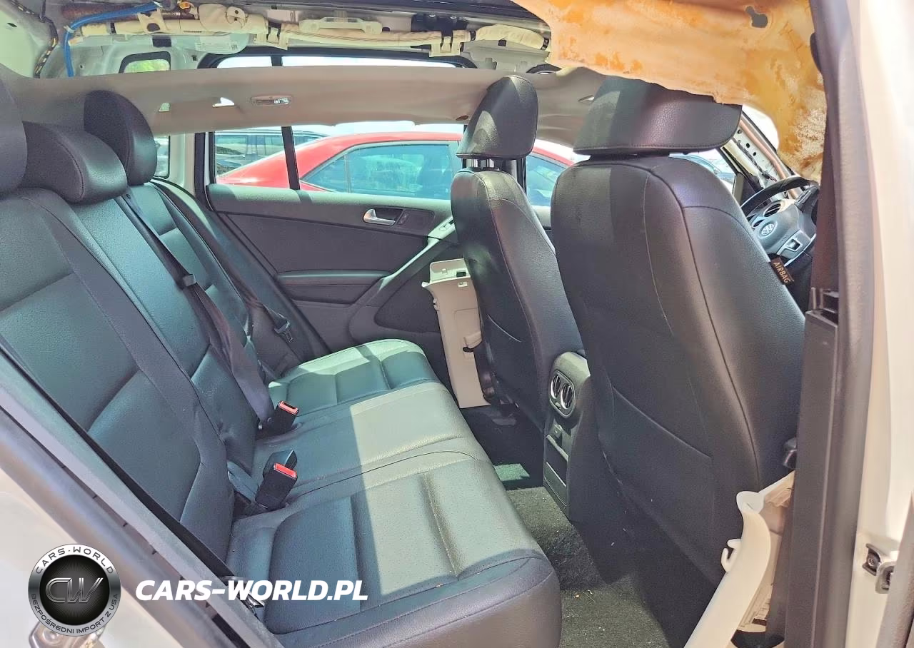 2016 Volkswagen Tiguan S VIN:WVGBV7AX9GW522871 - 10
