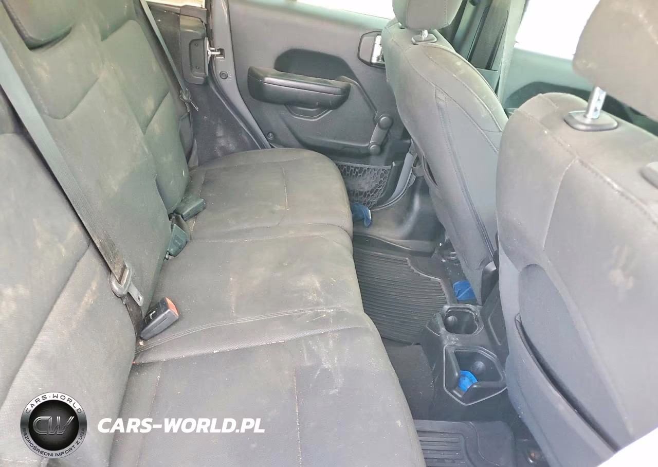 2020 Jeep Wrangler Unlimited Sport VIN:1C4HJXDG7LW133422 - 10
