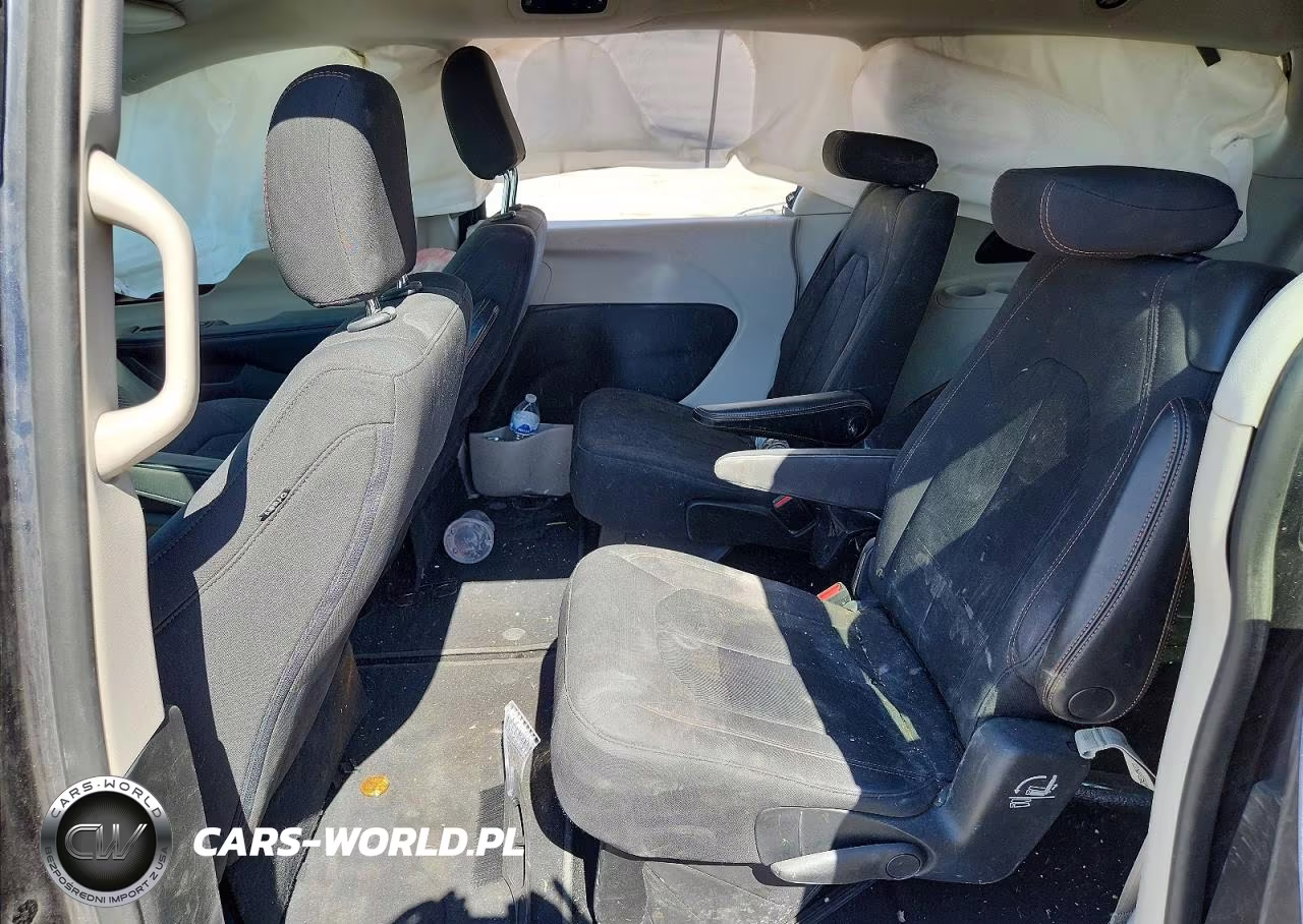 2019 Chrysler Pacifica Lx VIN:2C4RC1CG0KR652803 - 11