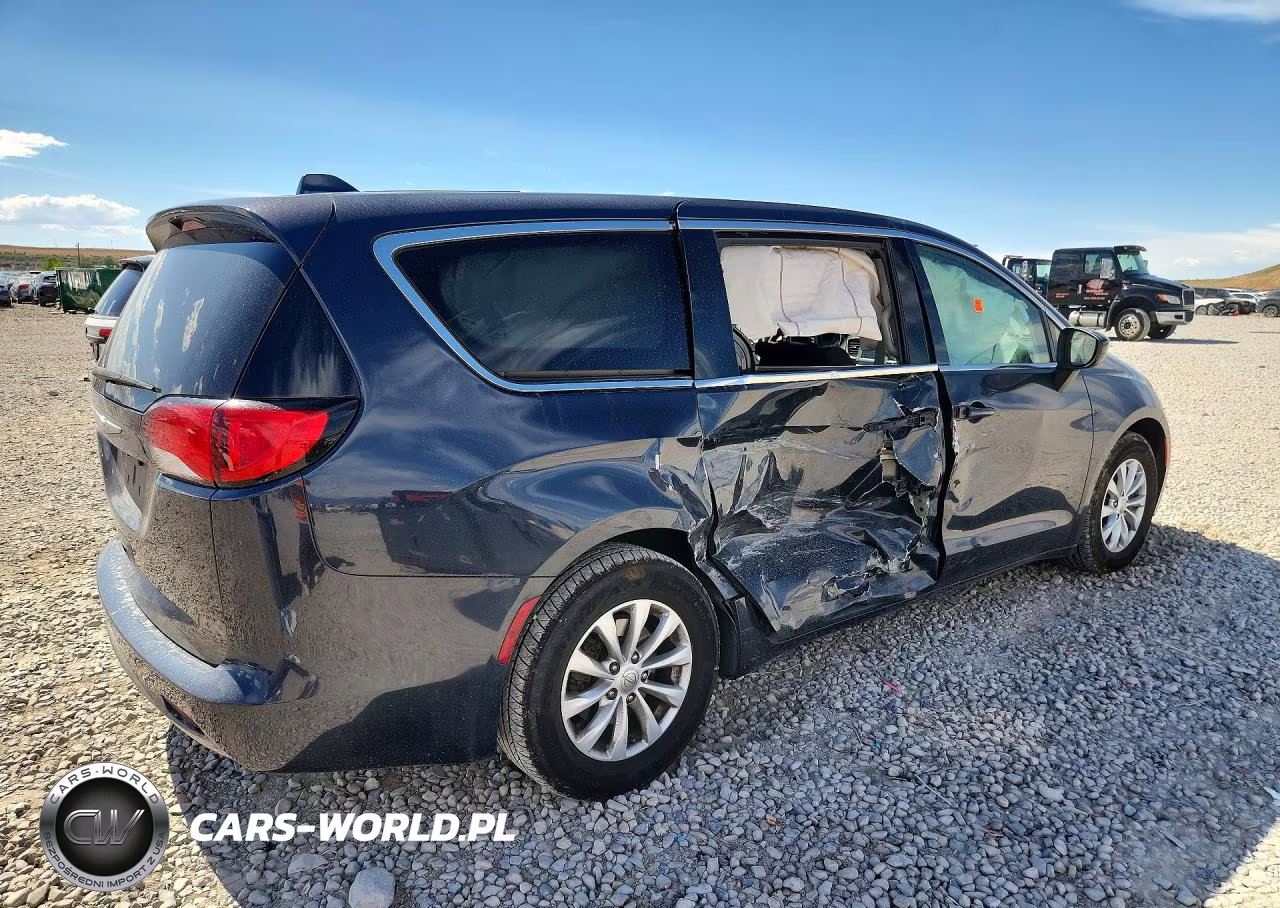 2019 Chrysler Pacifica Lx VIN:2C4RC1CG0KR652803 - 3