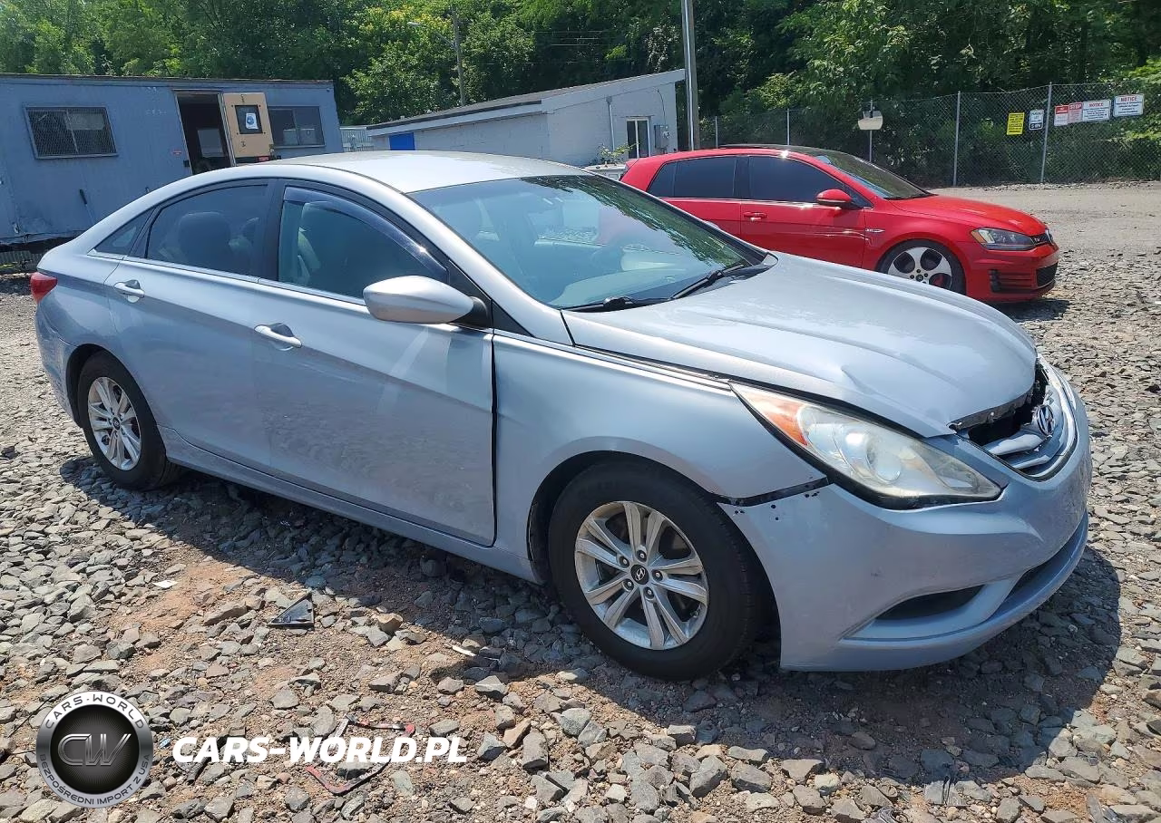 2011 Hyundai Sonata Gls VIN:5NPEB4AC0BH070507 - 4