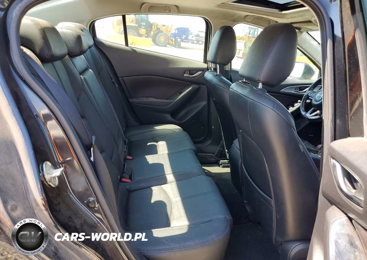 2018 Mazda 3 Touring VIN:3MZBN1V39JM195918 - 10