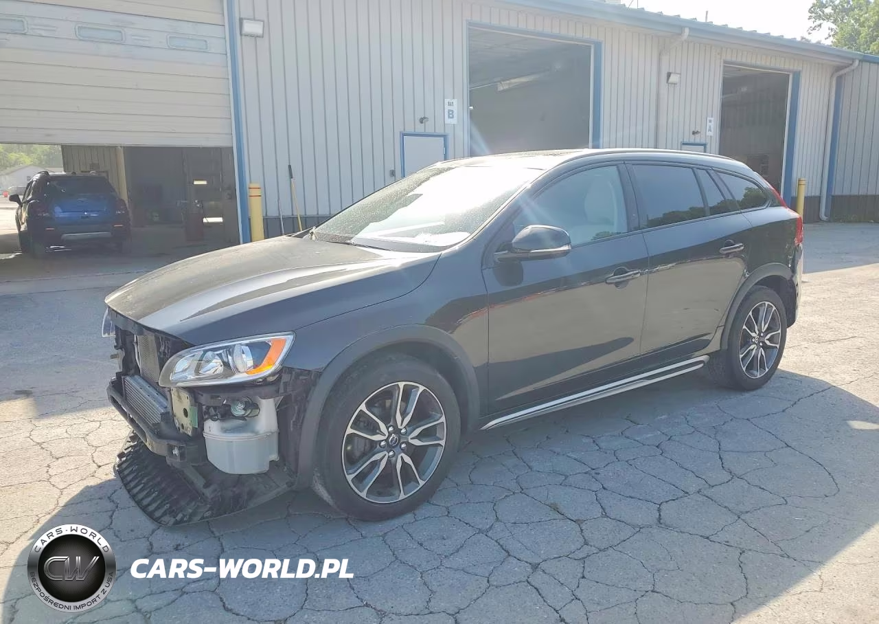 2015 Volvo V60 Cross Country Premier