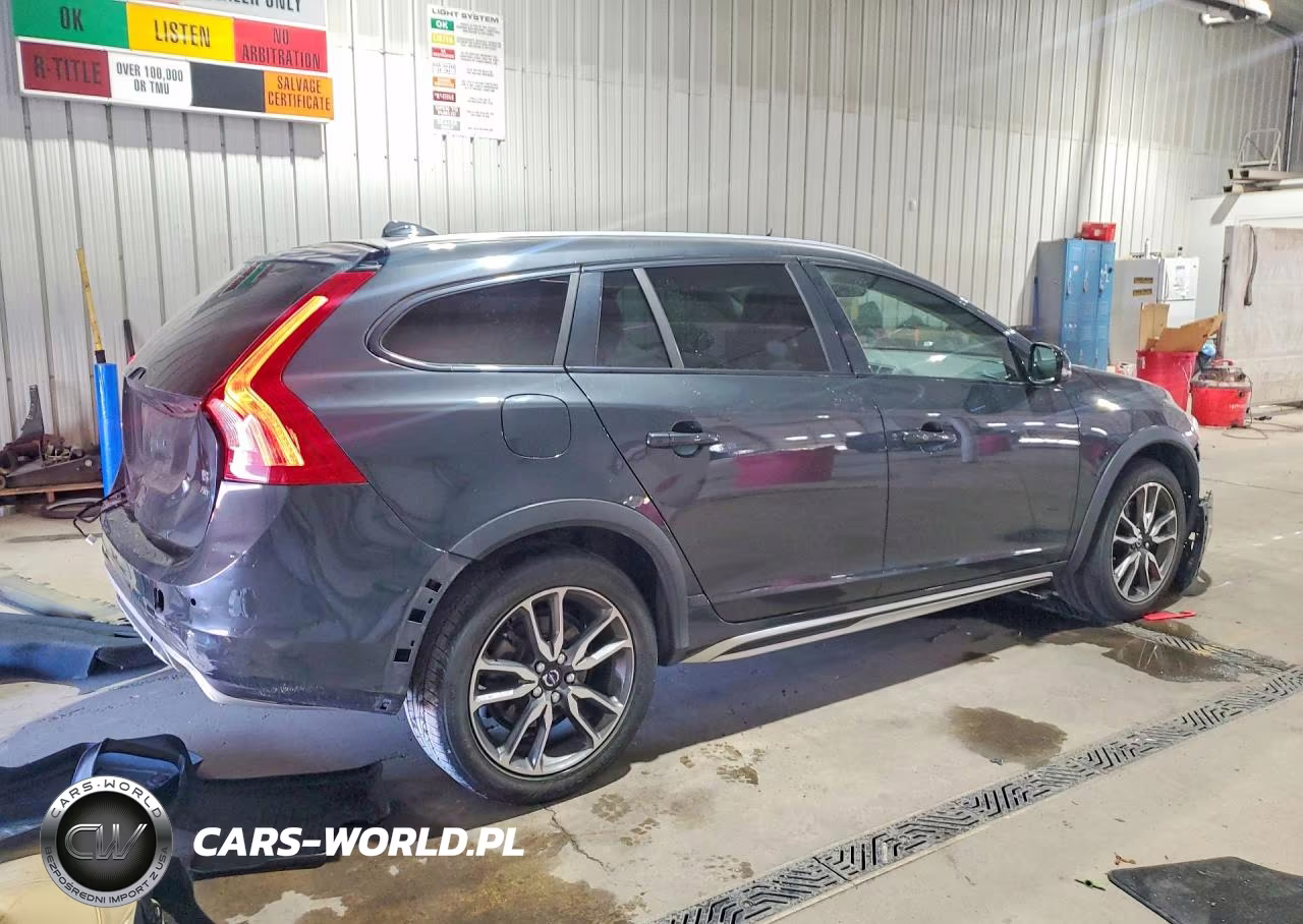 2015 Volvo V60 Cross Country Premier VIN:YV4612HK3F1001975 - 3