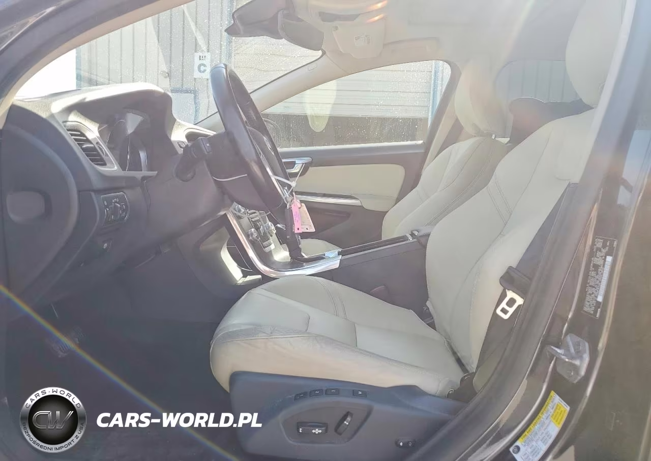 2015 Volvo V60 Cross Country Premier VIN:YV4612HK3F1001975 - 7
