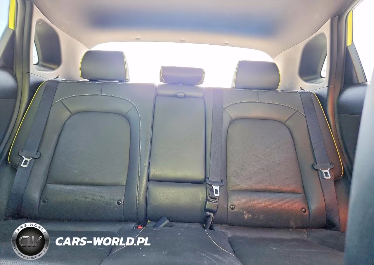 2019 Hyundai Kona Limited VIN:KM8K33A55KU389723 - 10