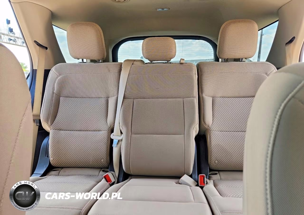 2021 Ford Explorer VIN:1FMSK8BH9MGA32975 - 10