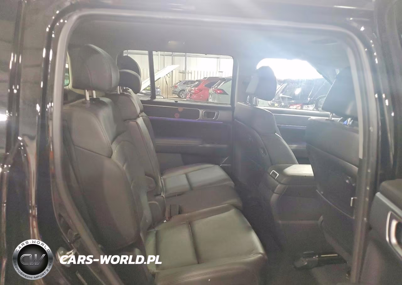 2024 Hyundai Santa Fe Limited VIN:5NMP3DG16RH005888 - 11