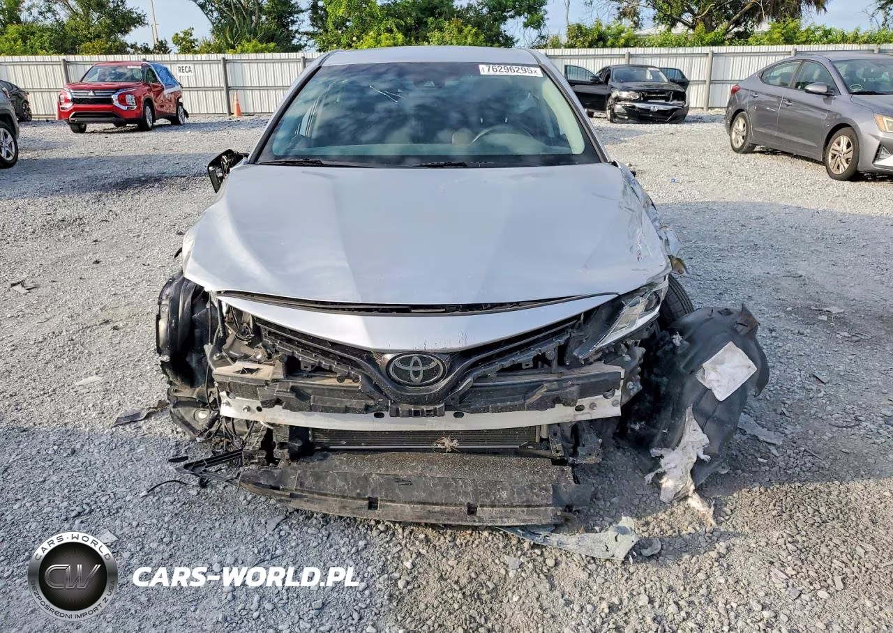 2020 Toyota Camry Le VIN:4T1C11AK6LU900118 - 5