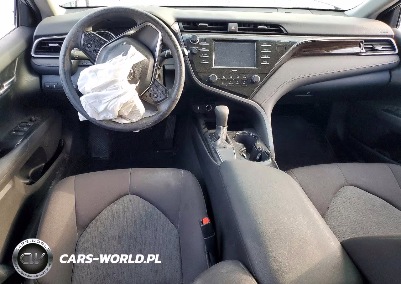 2020 Toyota Camry Le VIN:4T1C11AK6LU900118 - 8