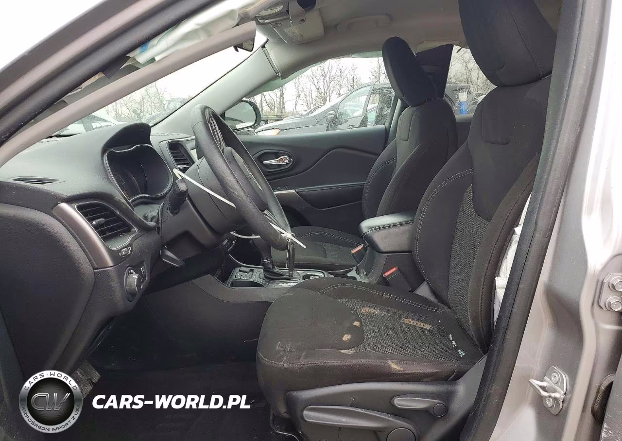 2020 Jeep Cherokee Latitude VIN:1C4PJLCB2LD577166 - 7
