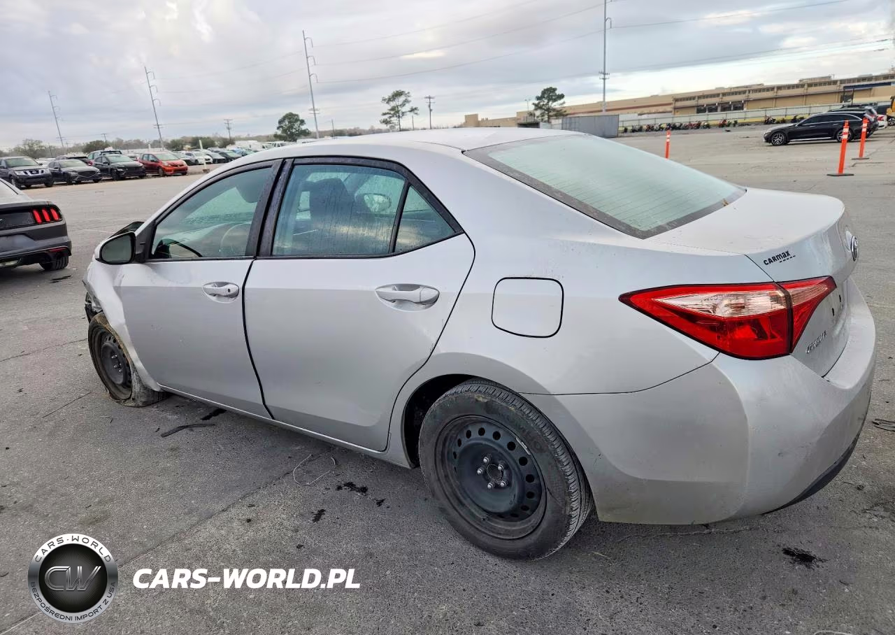2018 Toyota Corolla L VIN:2T1BURHE4JC029042 - 2