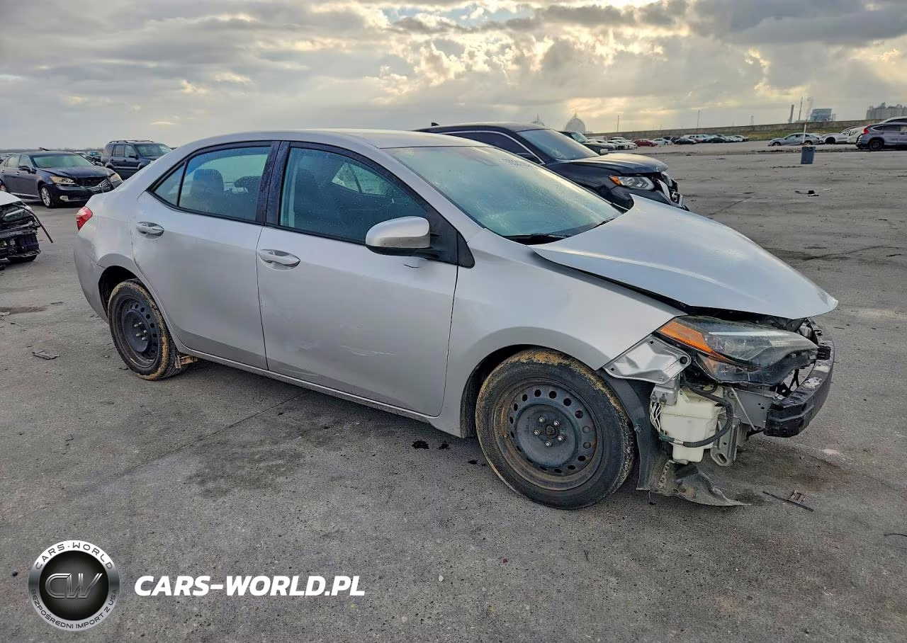 2018 Toyota Corolla L VIN:2T1BURHE4JC029042 - 4