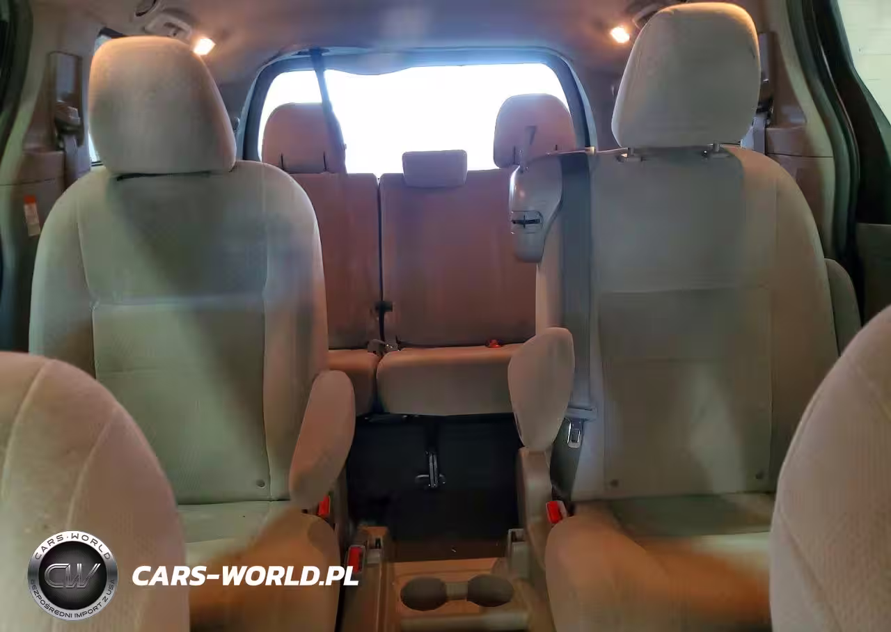 2015 Toyota Sienna Le VIN:5TDKK3DC5FS680721 - 10