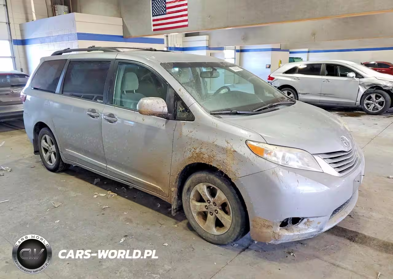 2015 Toyota Sienna Le VIN:5TDKK3DC5FS680721 - 4