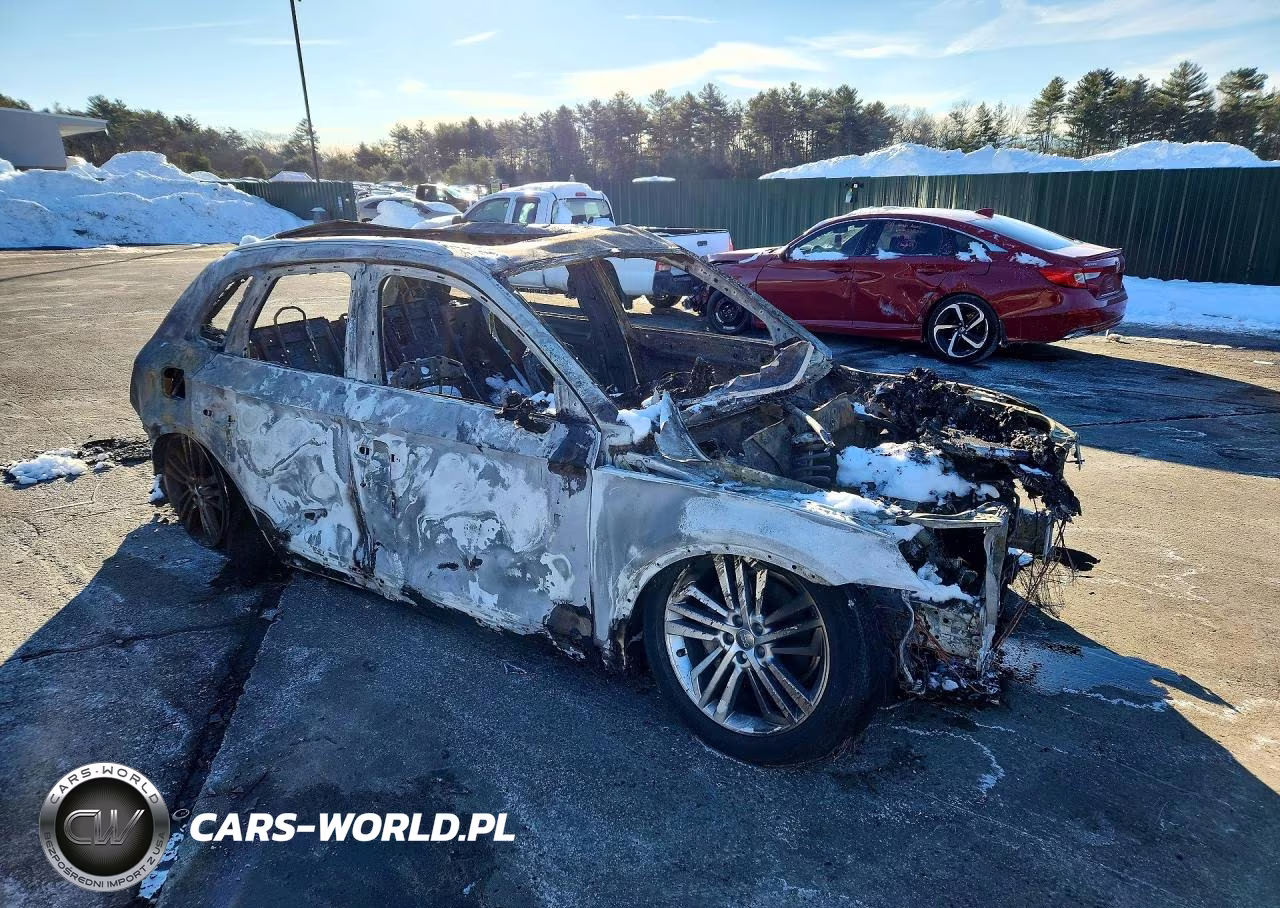 2018 Audi Q5 Premium Plus VIN:WA1BNAFY2J2237280 - 4