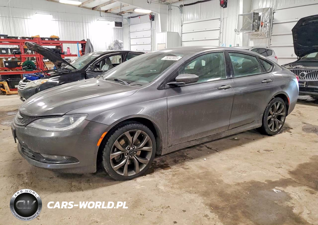 2015 Chrysler 200 S – zdjęcie 1 z 12