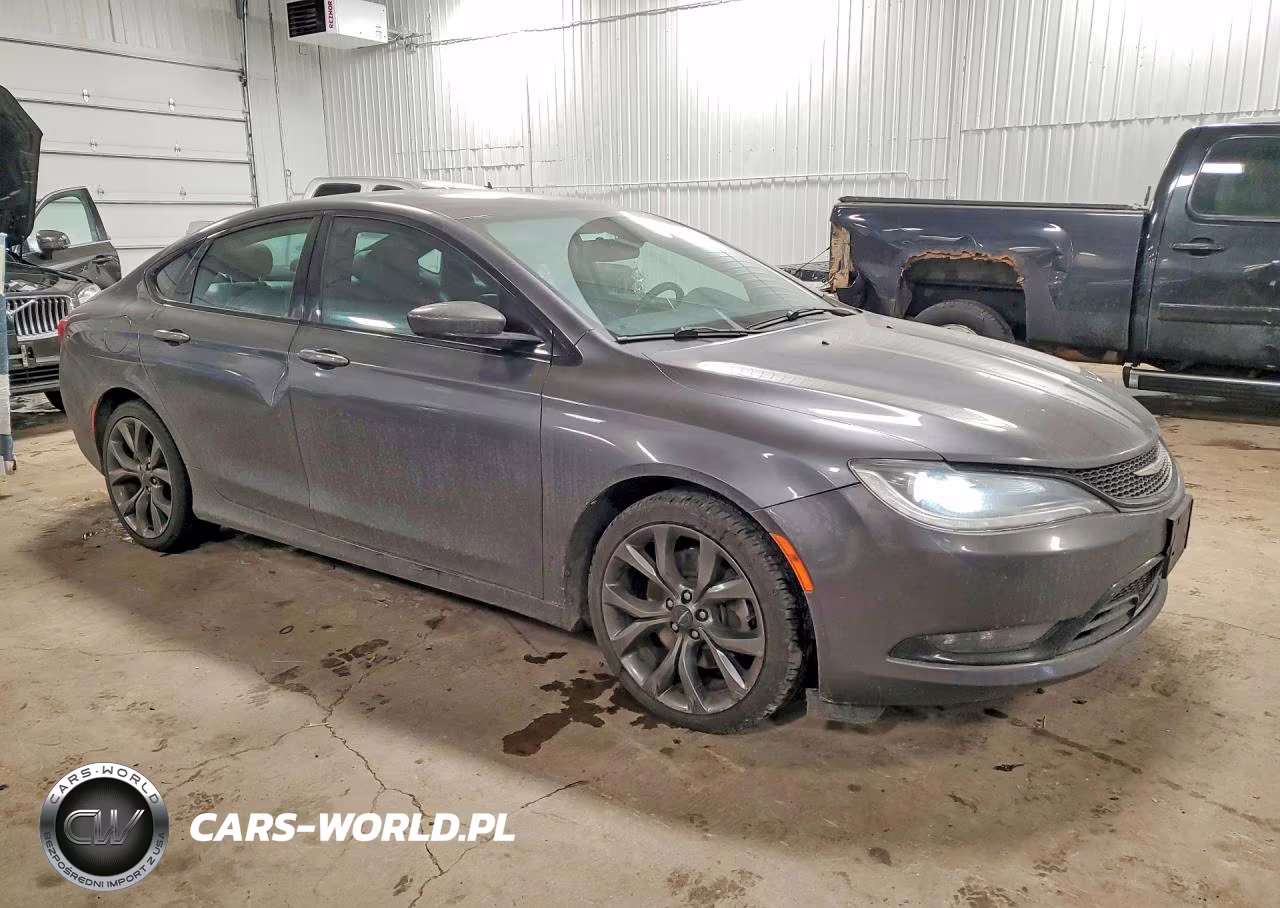 2015 Chrysler 200 S VIN:1C3CCCDGXFN540565 - 4