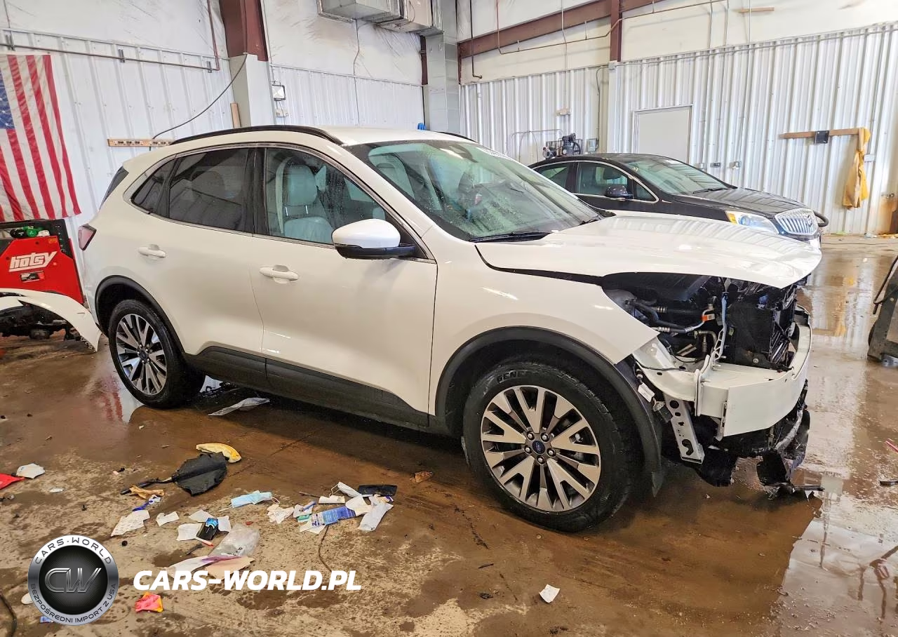 2020 Ford Escape Titanium VIN:1FMCU9J90LUB19601 - 4