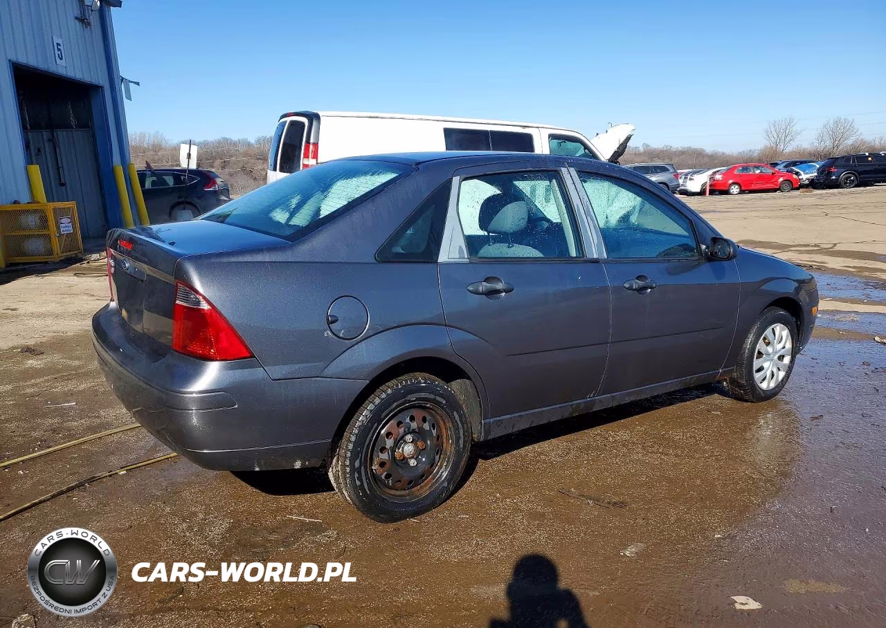 2007 Ford Focus Zx4 VIN:1FAFP34N77W241855 - 3