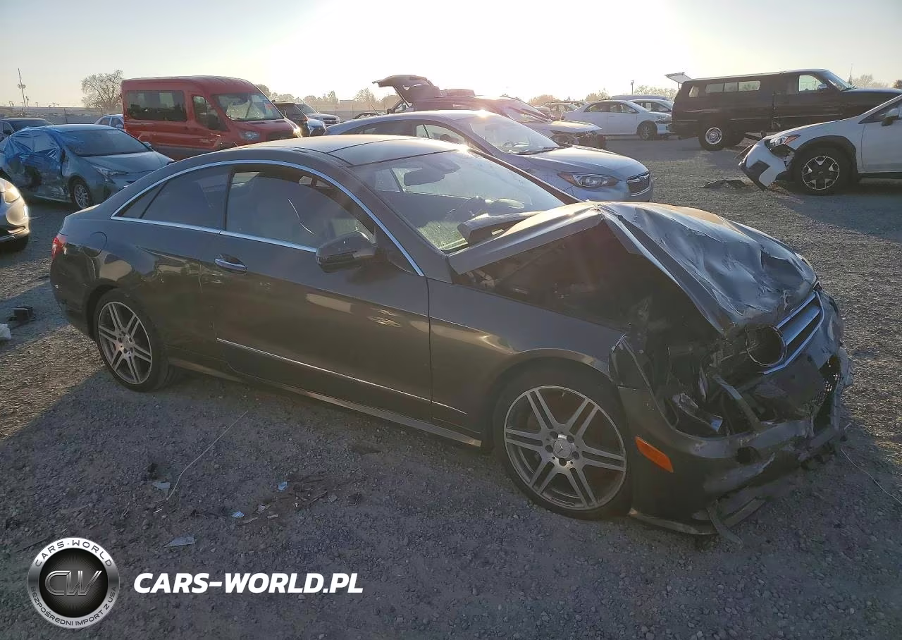 2010 Mercedes-Benz E Class VIN:WDDKJ7CB5AF004657 - 4
