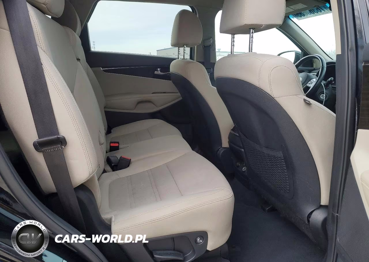 2020 Kia Sorento L VIN:5XYPGDA33LG623900 - 11