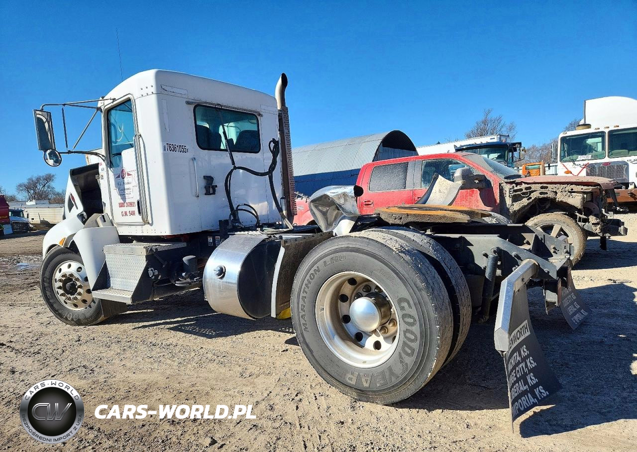 2017 Kenworth T300 Semi Truck VIN:2XKHAM8X7HM146102 - 3