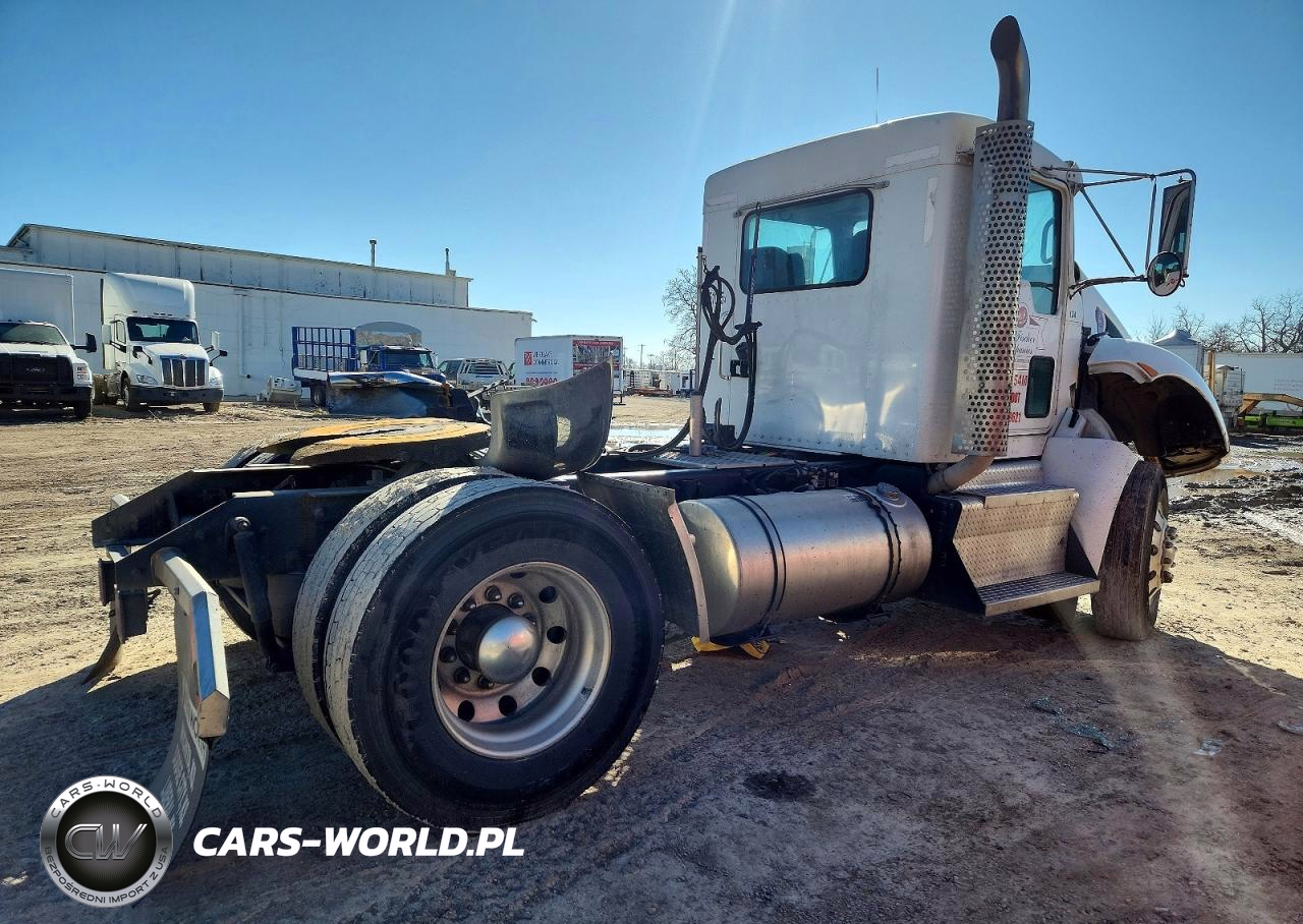 2017 Kenworth T300 Semi Truck VIN:2XKHAM8X7HM146102 - 4