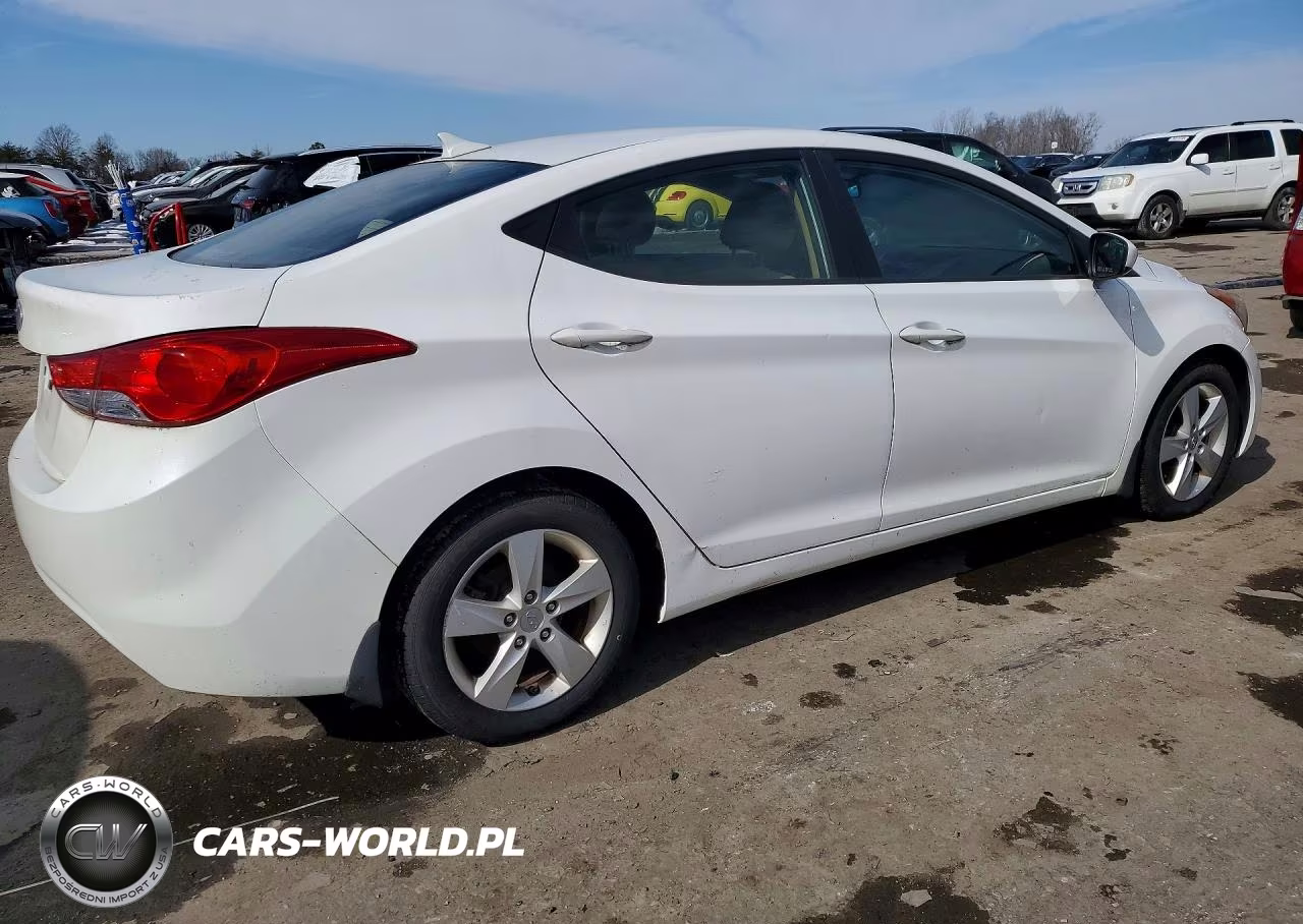 2014 Hyundai Elantra VIN:5NPDH4AE7DH408757 - 3