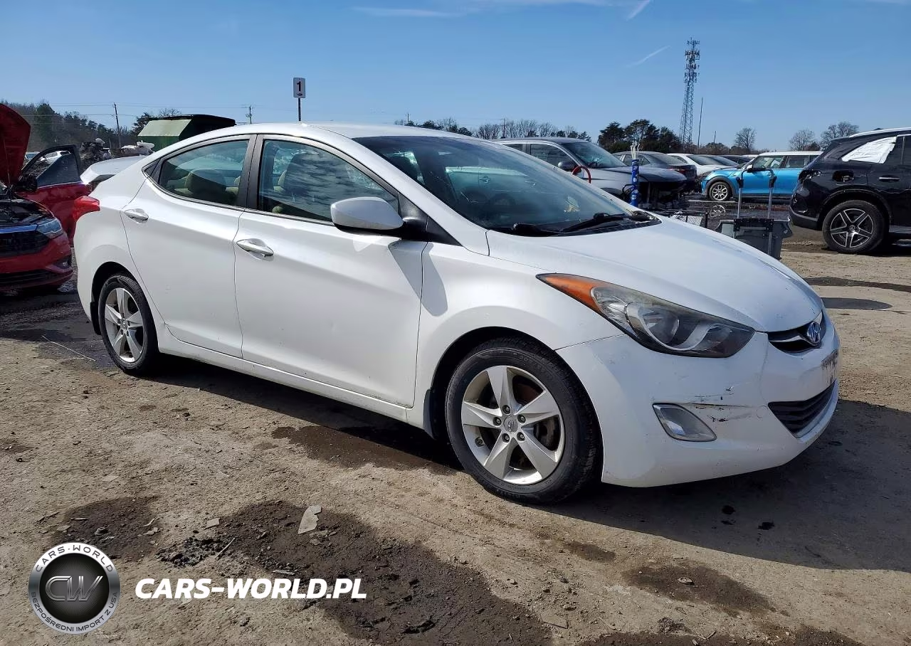 2014 Hyundai Elantra VIN:5NPDH4AE7DH408757 - 4
