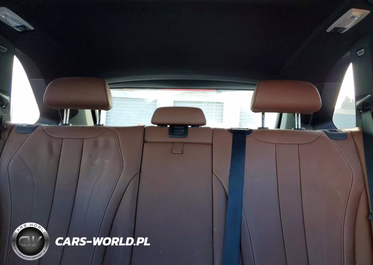 2018 BMW X5 xDrive35D VIN:5UXKS4C59J0Z89904 - 10