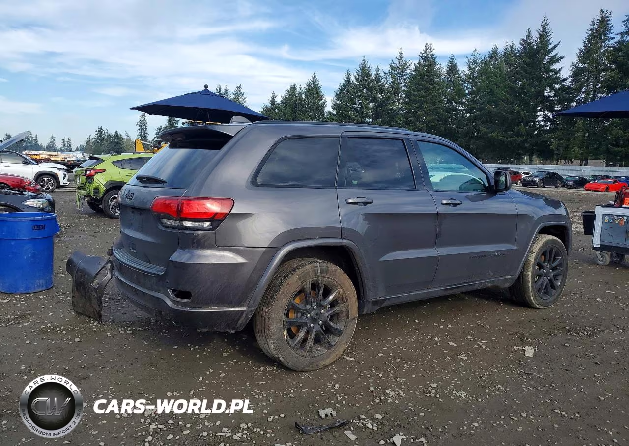 2019 Jeep Grand Cherokee Laredo VIN:1C4RJFAG6KC850638 - 3