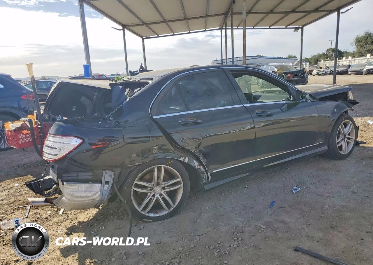 2012 Mercedes-Benz C 300 4Matic VIN:WDDGF8BB9CR232922 - 3