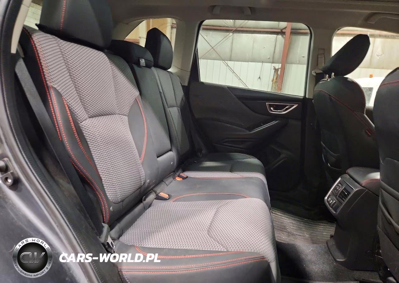 2021 Subaru Forester Sport VIN:JF2SKARC3MH478170 - 11