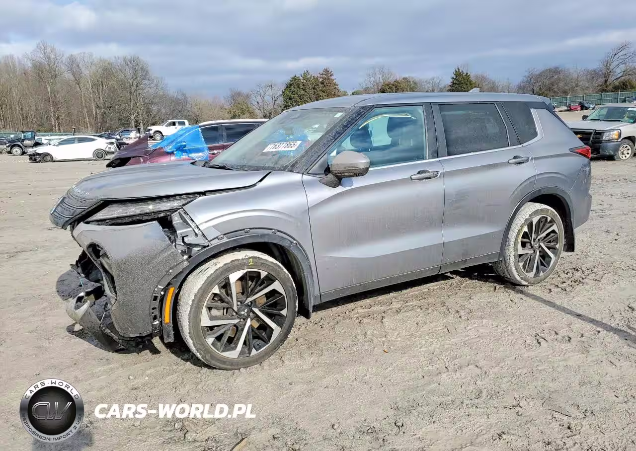 2023 Mitsubishi Outlander Se