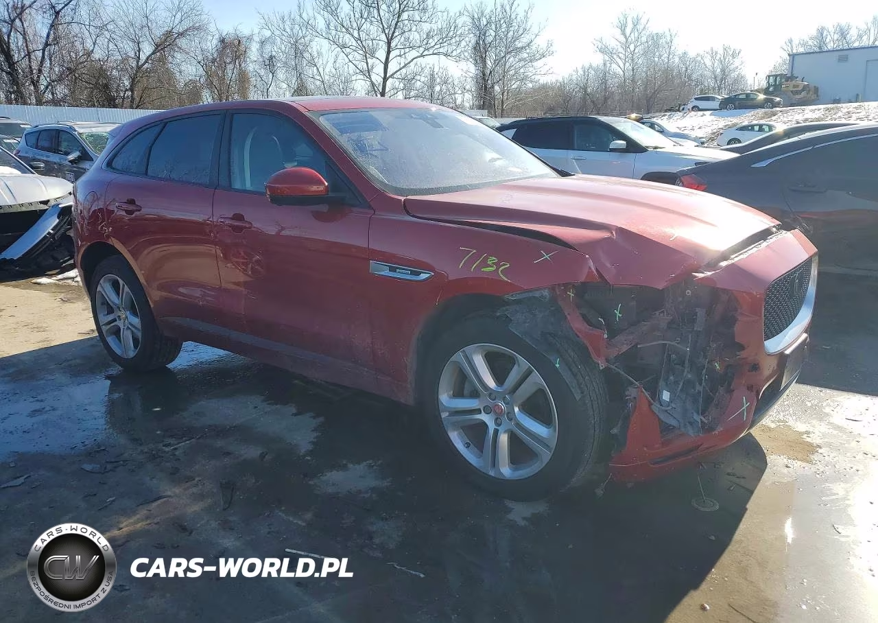 2017 Jaguar F-Pace R - Sport VIN:SADCL2BVXHA093306 - 4