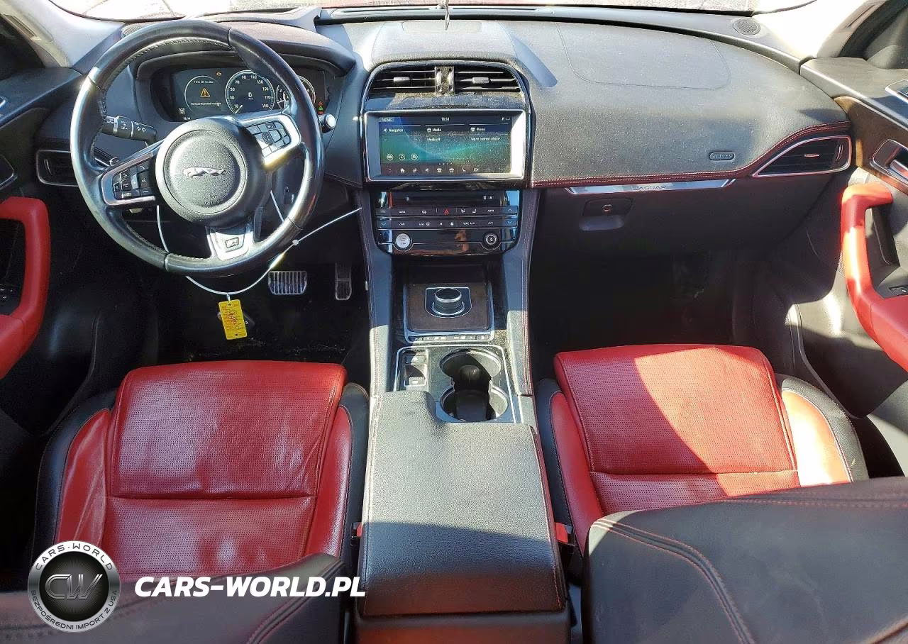 2017 Jaguar F-Pace R - Sport VIN:SADCL2BVXHA093306 - 8