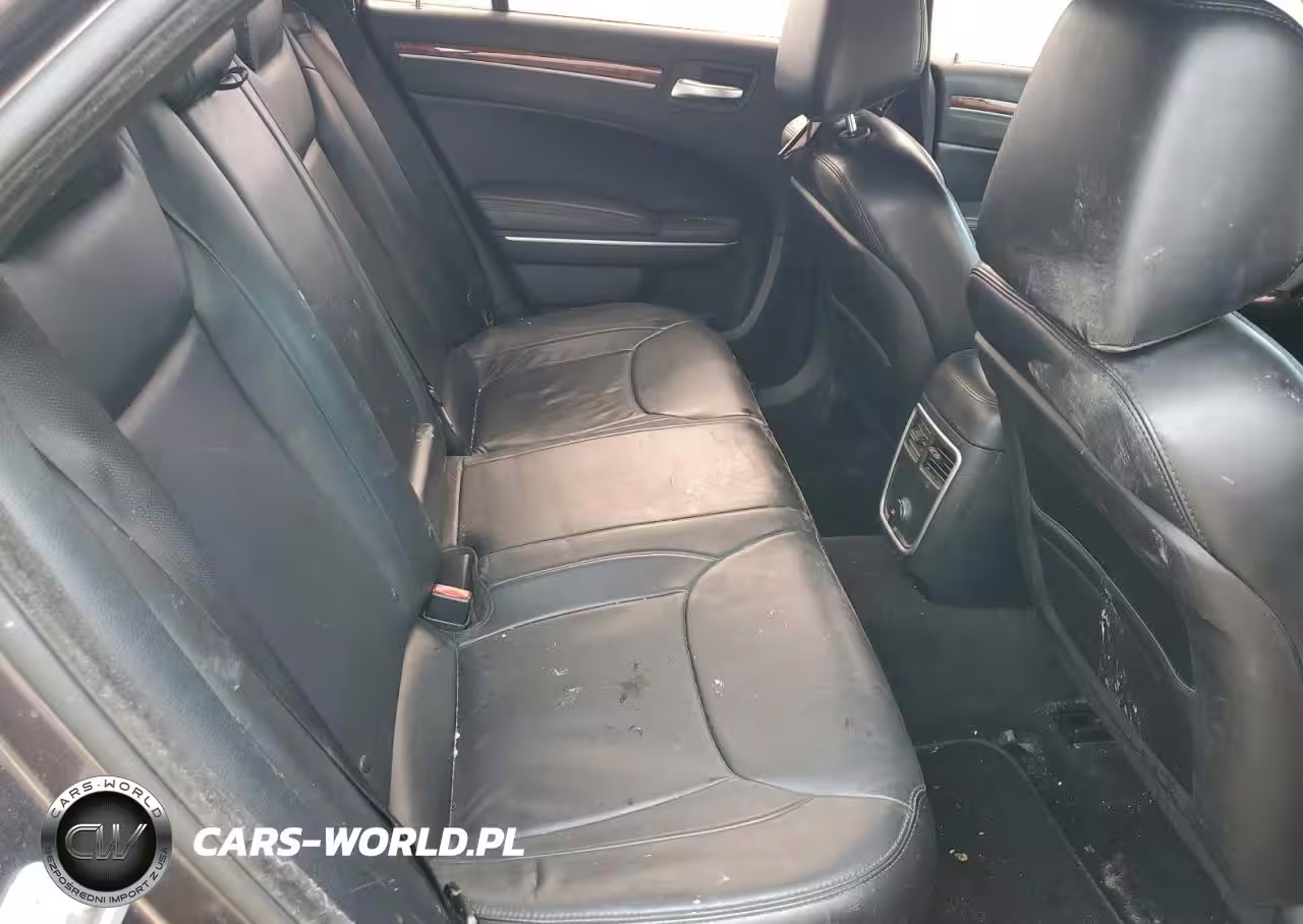 2014 Chrysler 300 VIN:2C3CCAAG3EH228765 - 10