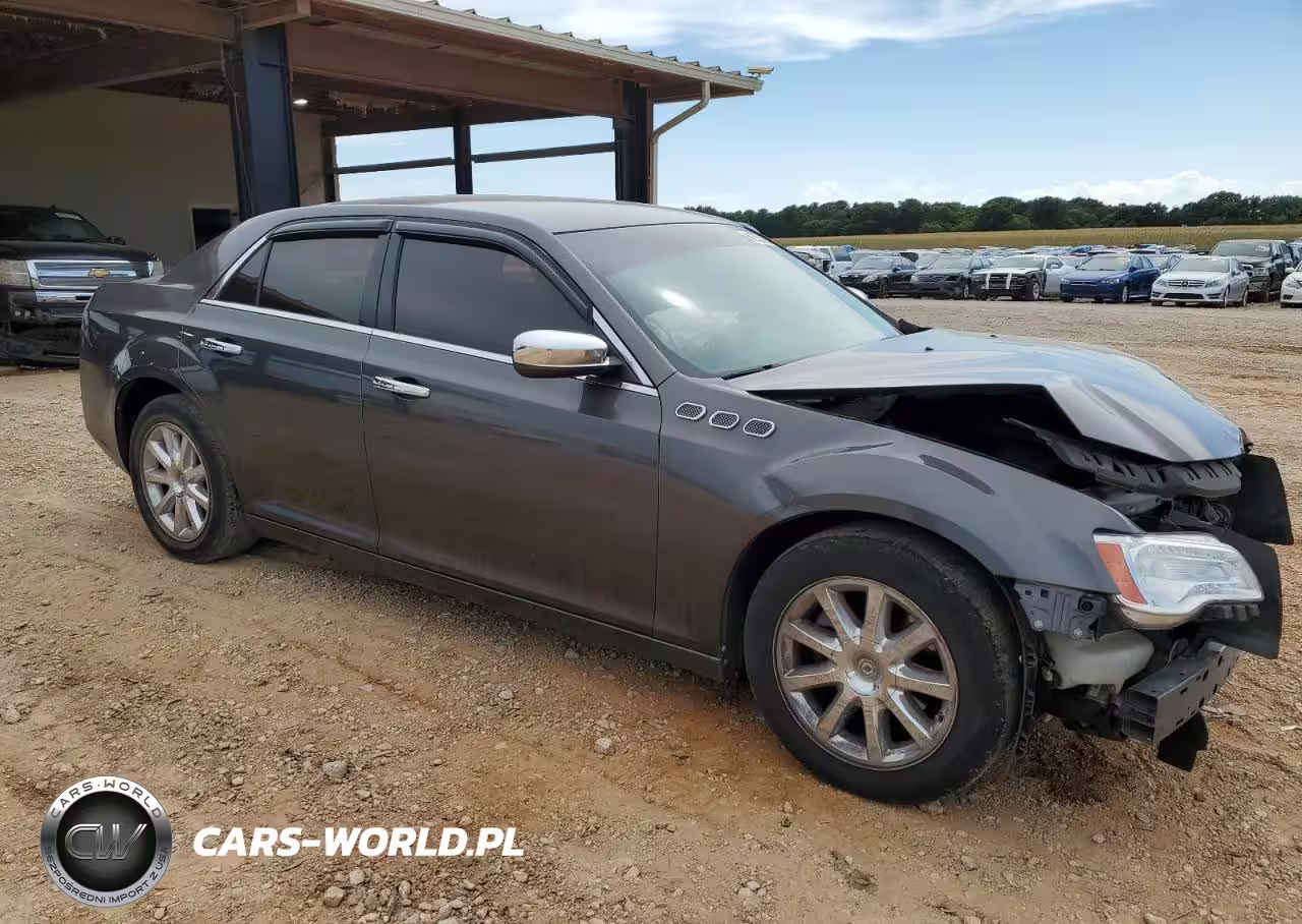 2014 Chrysler 300 VIN:2C3CCAAG3EH228765 - 4